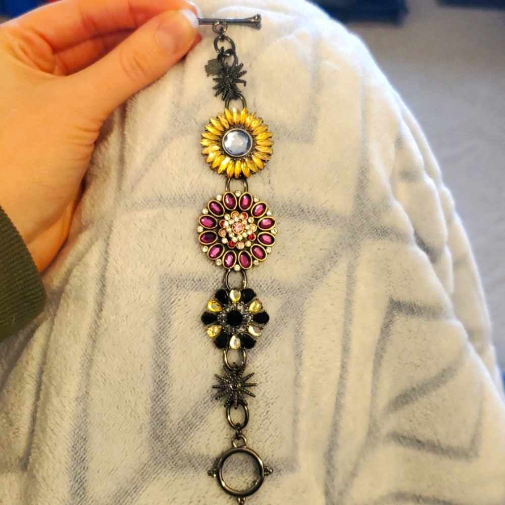 Lucky Brand metal toggle antiqued bracelet, shiney gems, purple,blue, blck&white - Picture 3 of 11